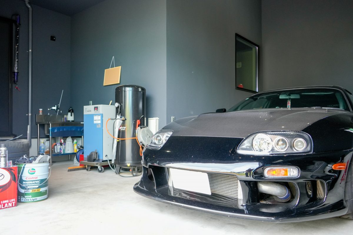愛車と暮らす歓びを叶える、ガレージのある邸宅