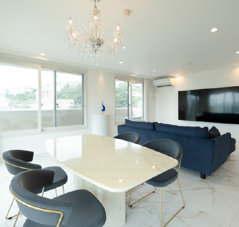 海の近くのリゾートホテルライク