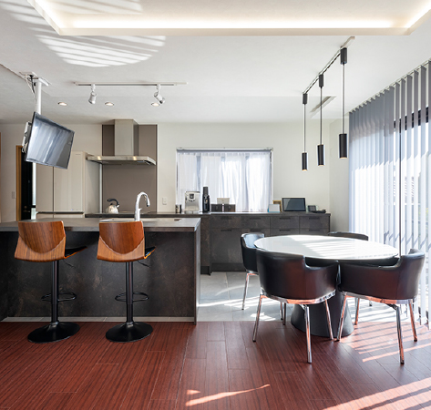 光と影が息づくフルリノベーション