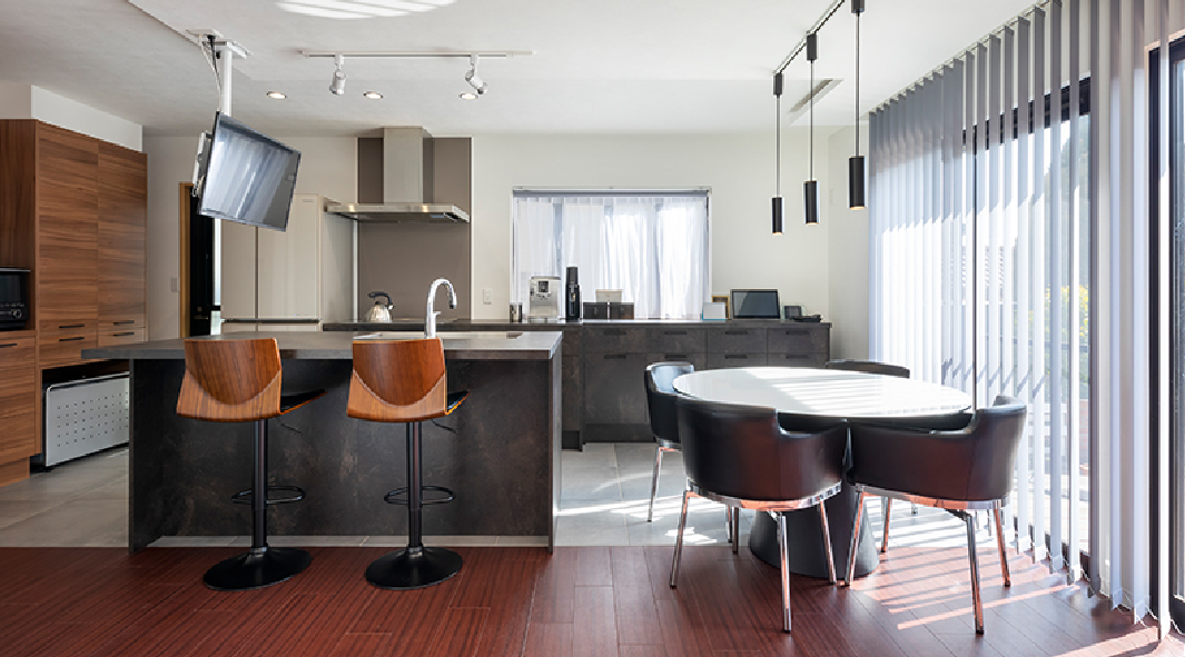 光と影が息づくフルリノベーション